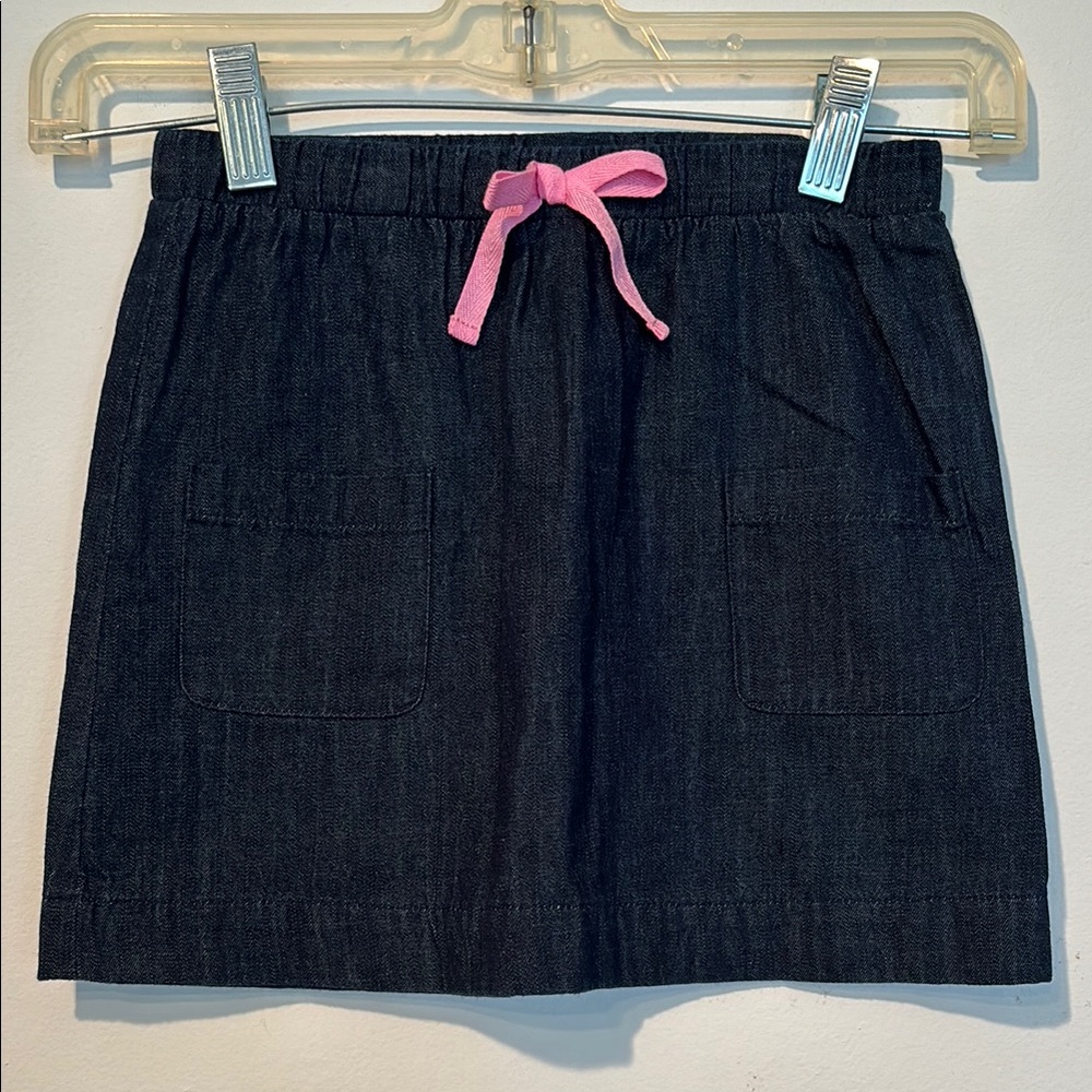 Vineyard Vines Little Girls Mini Demin Skirt in a size 6